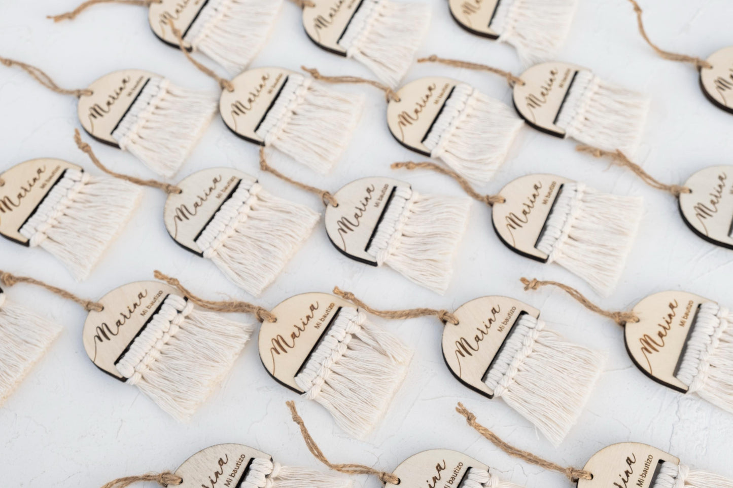 Detalle de madera con macramé