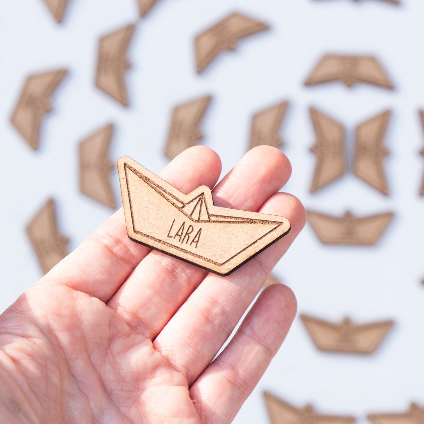 Barco de papel origami con imán