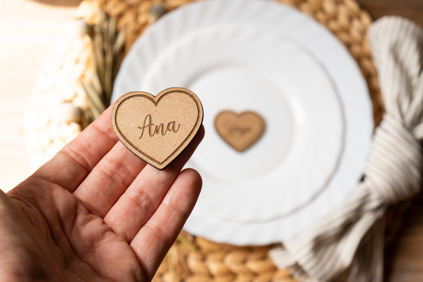 Corazón de madera con imán