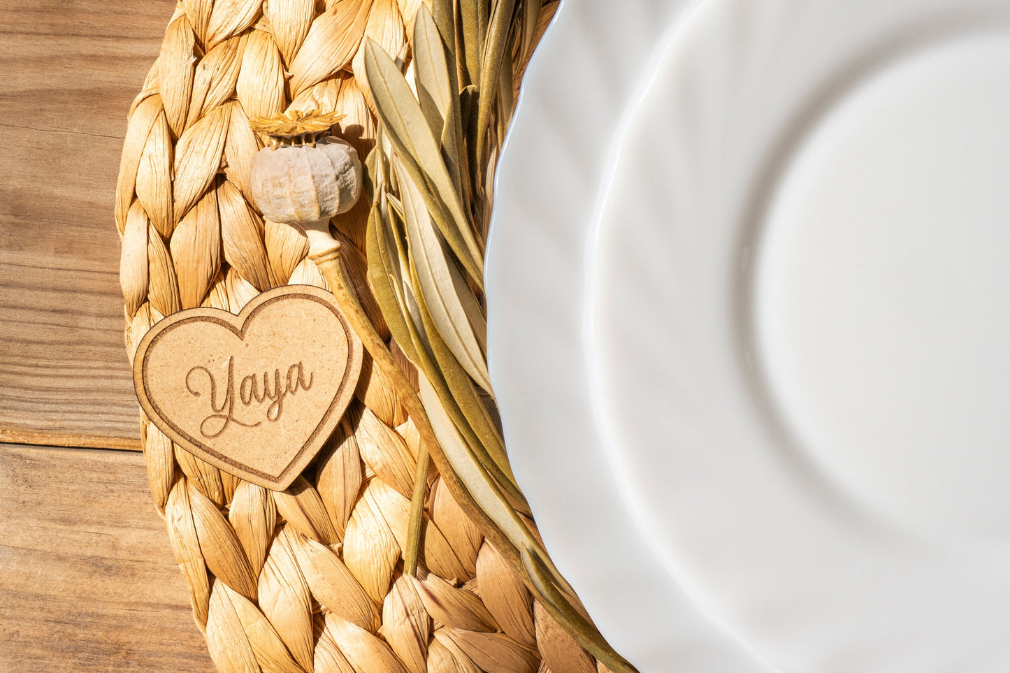 Corazón de madera con imán