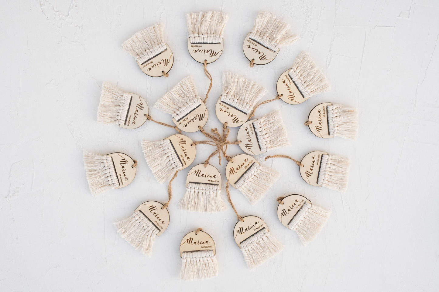 Detalle de madera con macramé