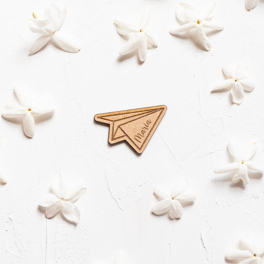 Avión de papel con imán