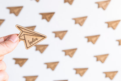 Avión de papel con imán