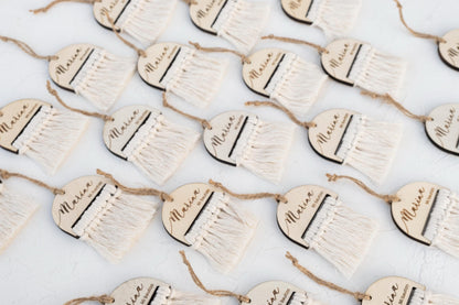 Detalle de madera con macramé