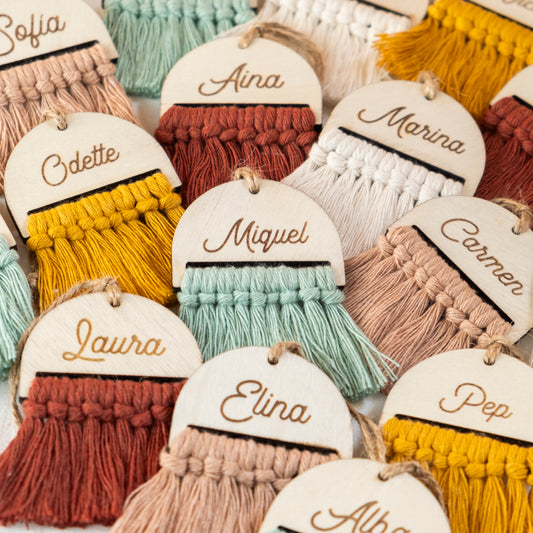Detalle de madera con macramé