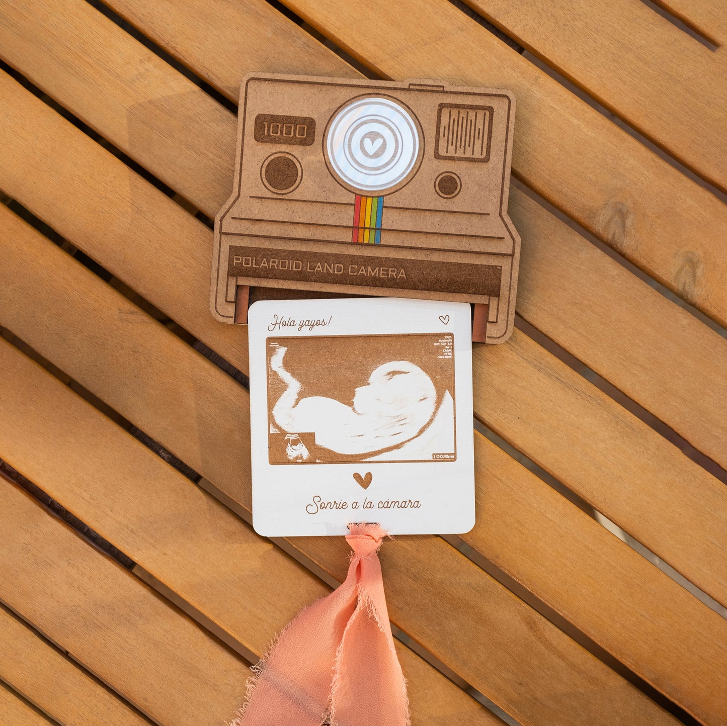 Noticia de embarazo - Mensaje sorpresa en cámara Polaroid